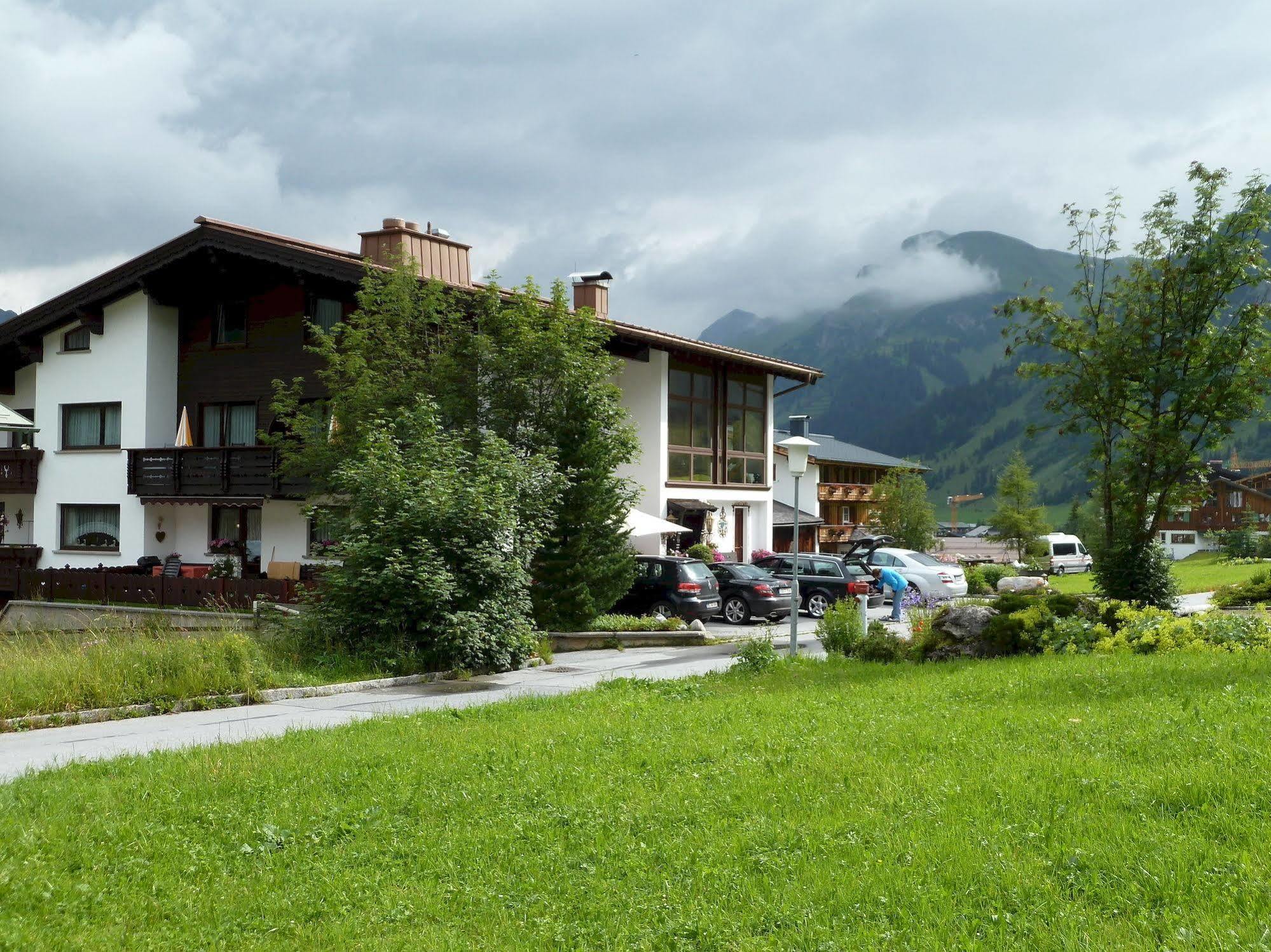 Pension Daniel Lech am Arlberg Exterior photo
